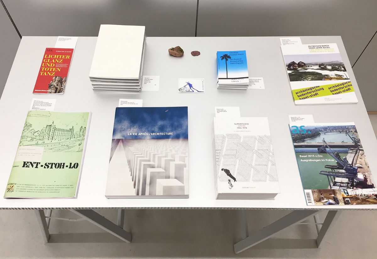 GFA_Büchertisch