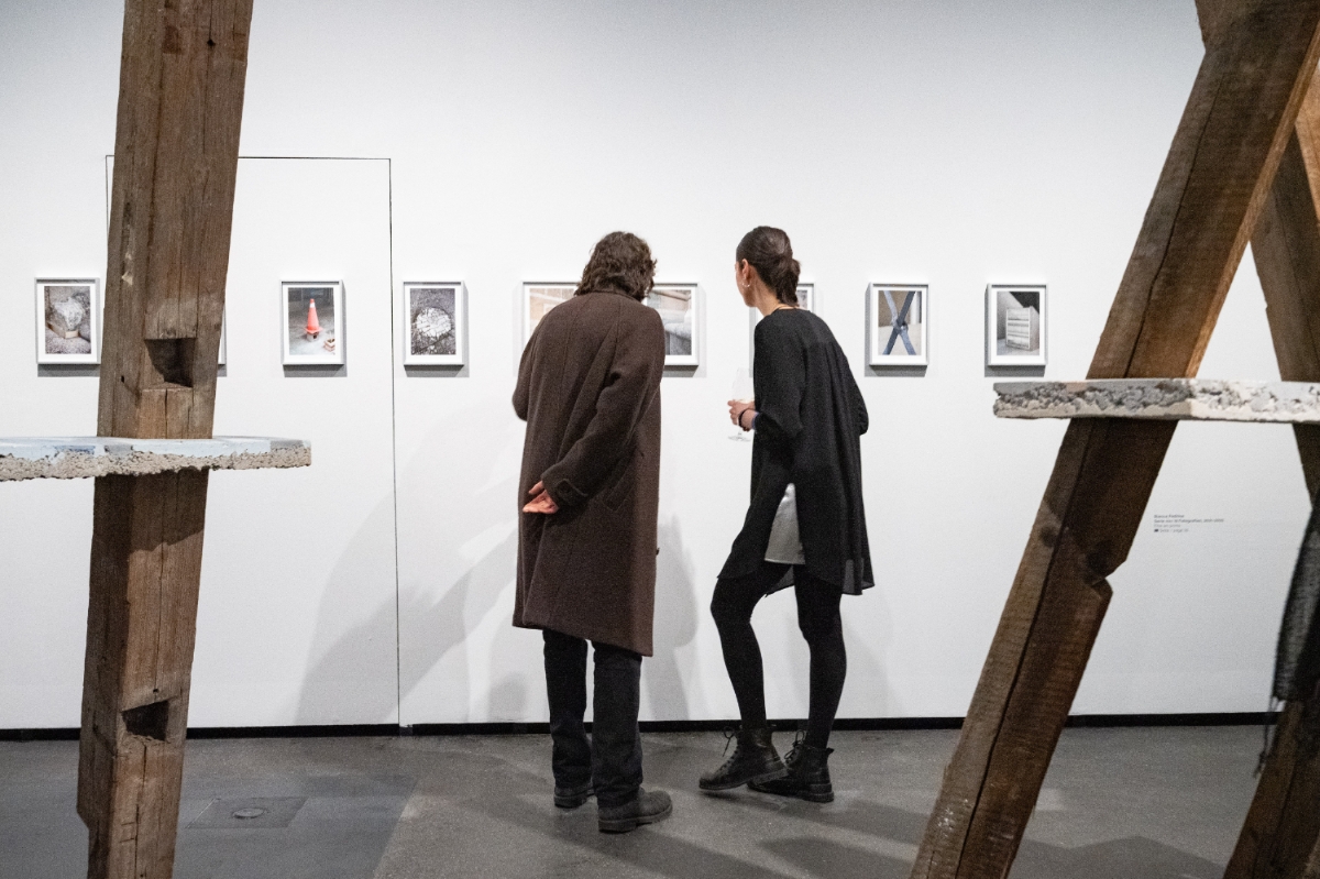 2026025-the-material-show-the-roots-of-small-fires-large--c--museumsquartier-wien--foto-simon-veres-62